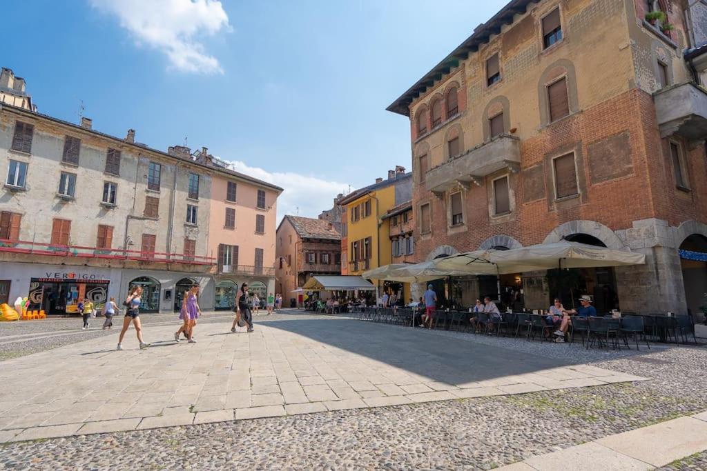 Alloggio Del 1400 Nel Cuore Del Centro Storico A 2 Min Dal Porto E Con 2 Bici Gratuite Como Bagian luar foto