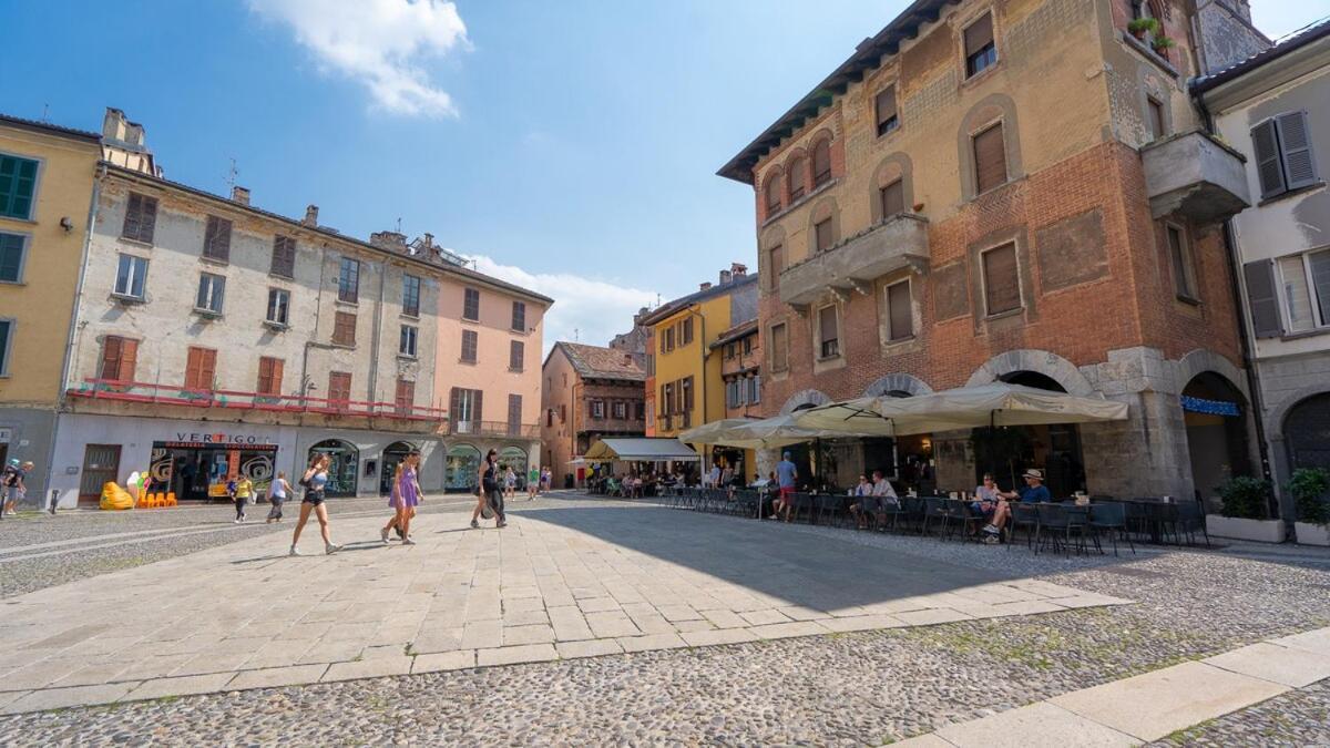 Alloggio Del 1400 Nel Cuore Del Centro Storico A 2 Min Dal Porto E Con 2 Bici Gratuite Como Bagian luar foto